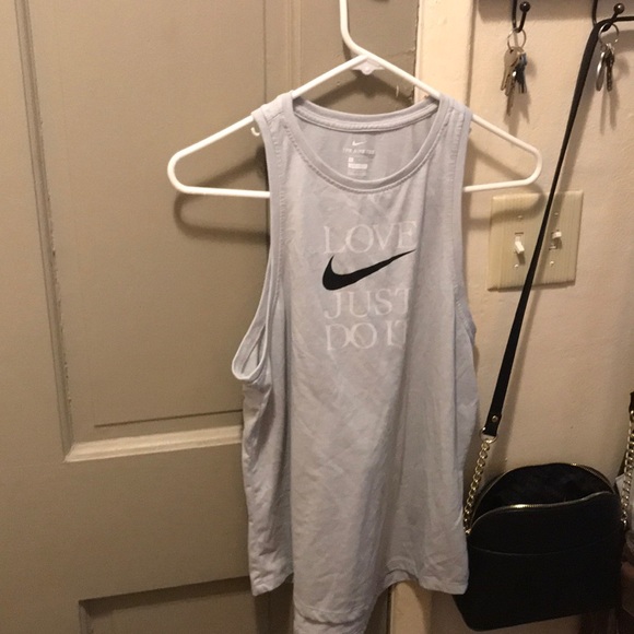 Nike Tops - Nike athletic top